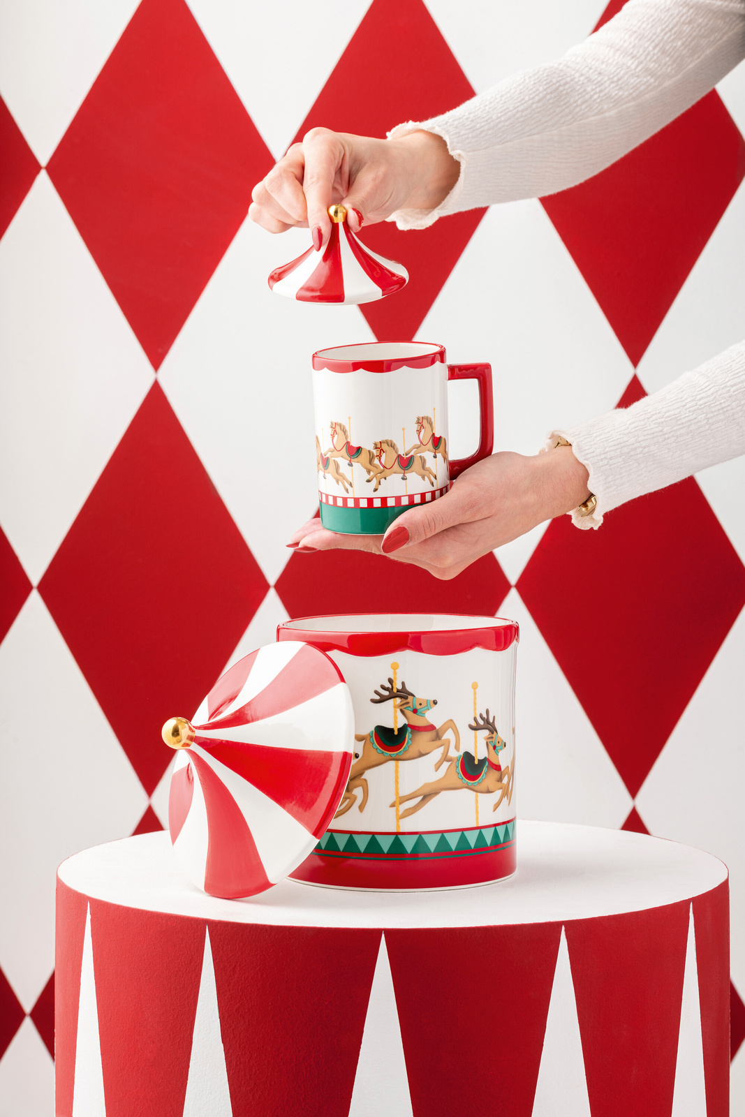 Kubek z pokrywką Karuzela