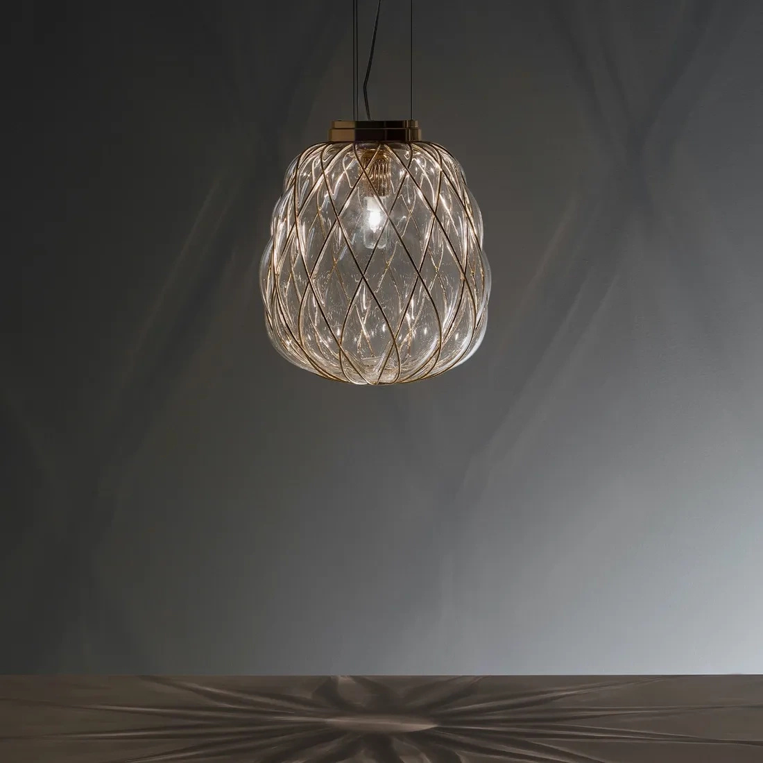Lampa Pinecone Media